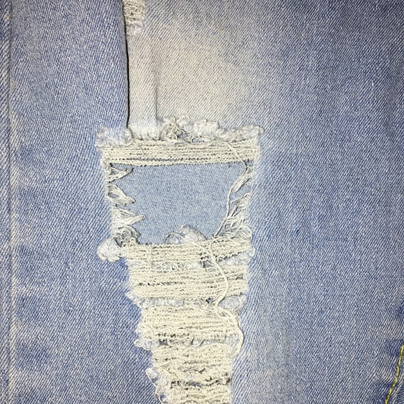 Light washed jeans (ripped) - Picture 2 of 6